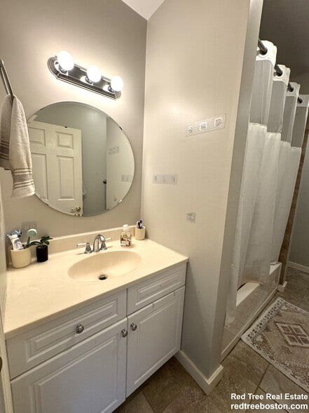 Building Photo - 4 North Crescent Circuit