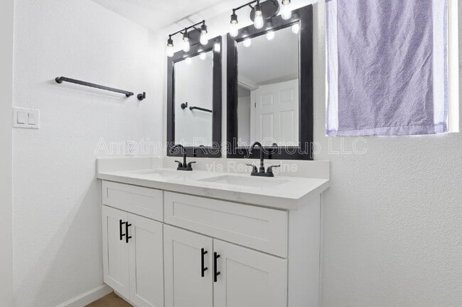 Building Photo - 6201 W Acoma Dr