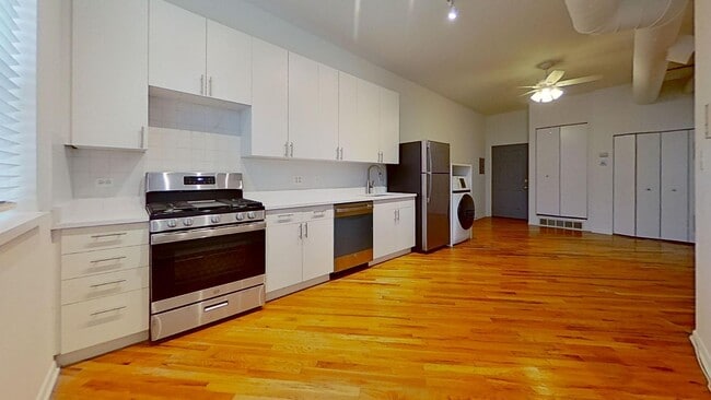 Building Photo - 4154-56 Lincoln