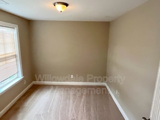 Building Photo - 525 Portstewart Dr