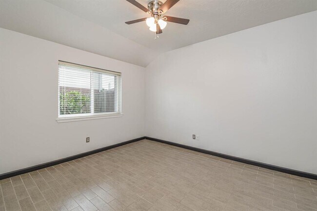 Building Photo - 8914 Emerald Heights Ln