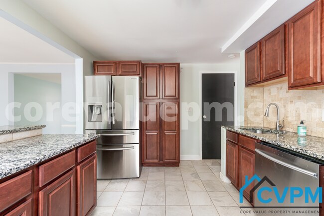 Building Photo - 723 Snowdon Ln