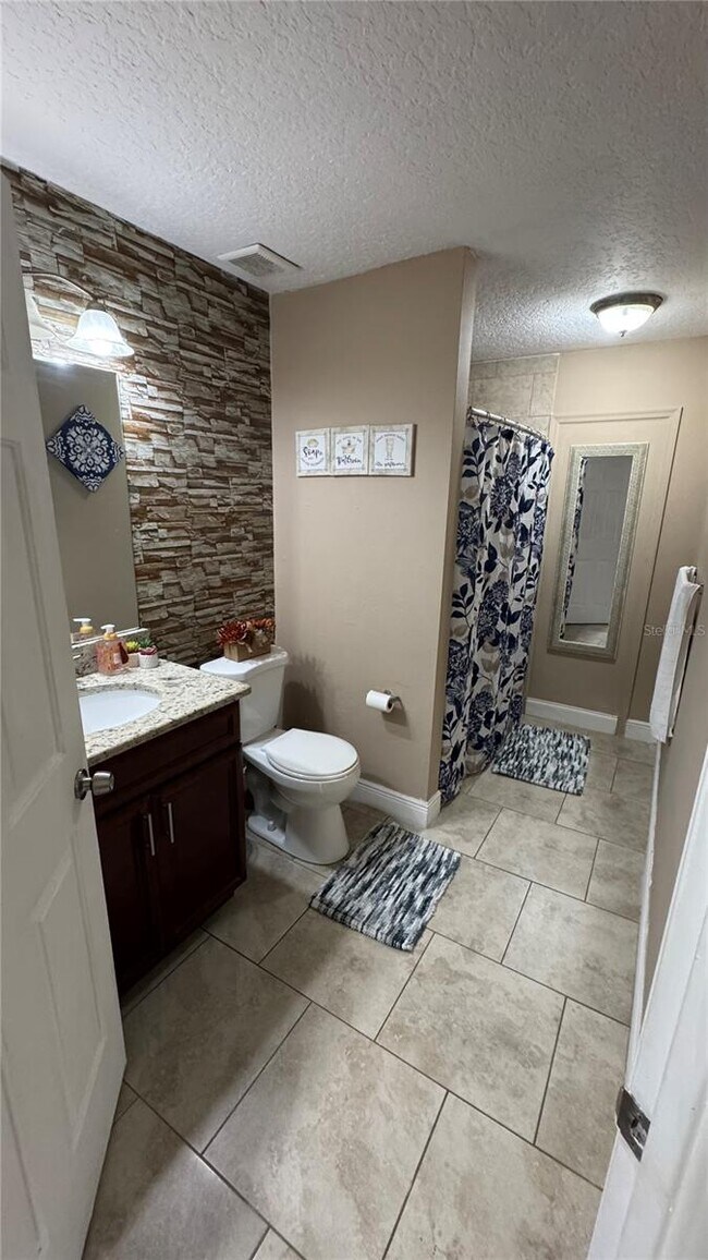 Building Photo - 3923 Blackberry Cir