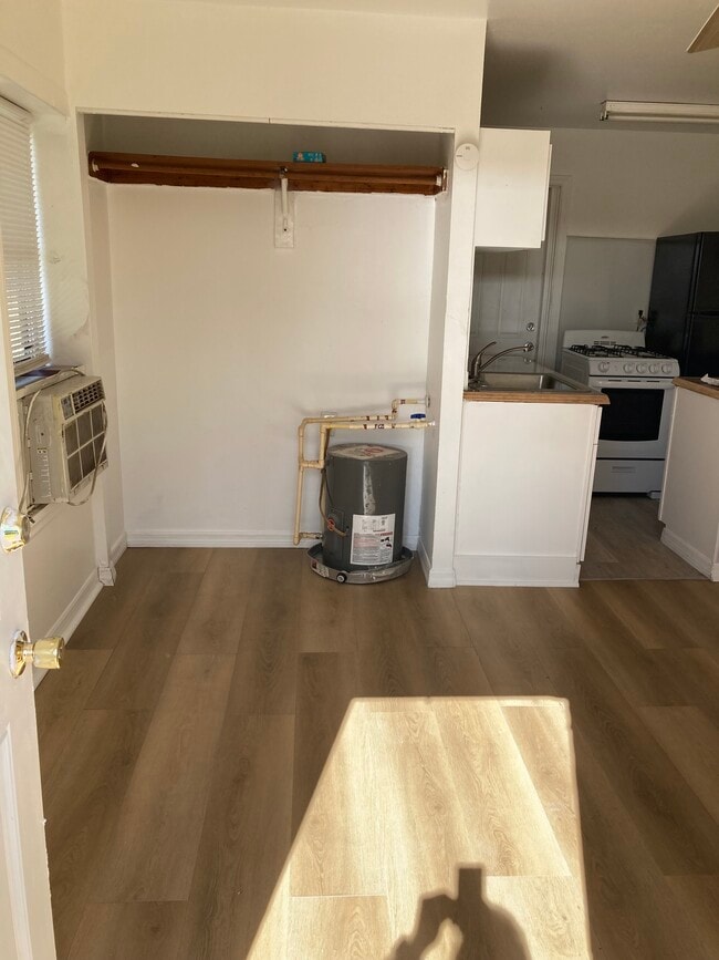 Building Photo - 44 Cypress St