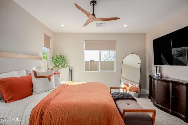 Building Photo - 11353 N Luckenbach St