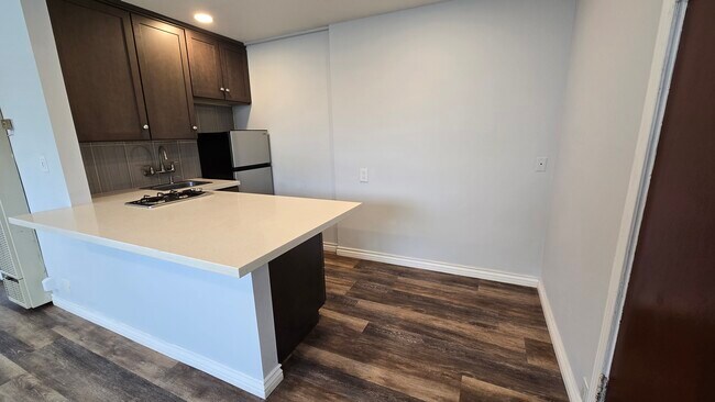 Building Photo - 79 S Parkwood Ave