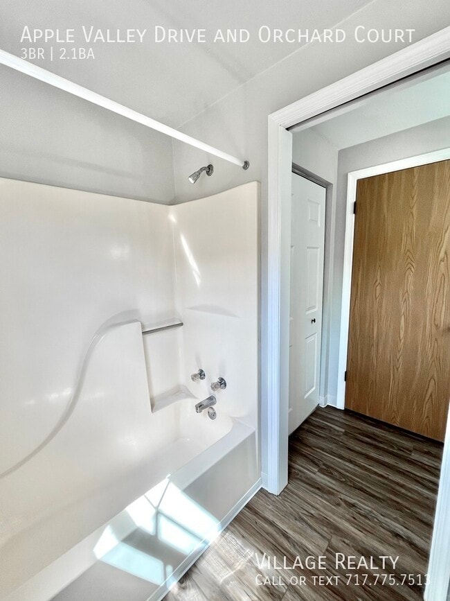 Building Photo - 710 Apple Valley Dr