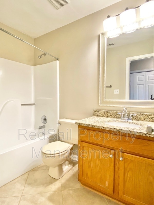 Building Photo - 145 Bridle Ln