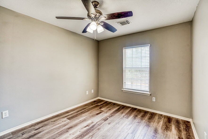 Building Photo - 7318 Cypress Pr Dr