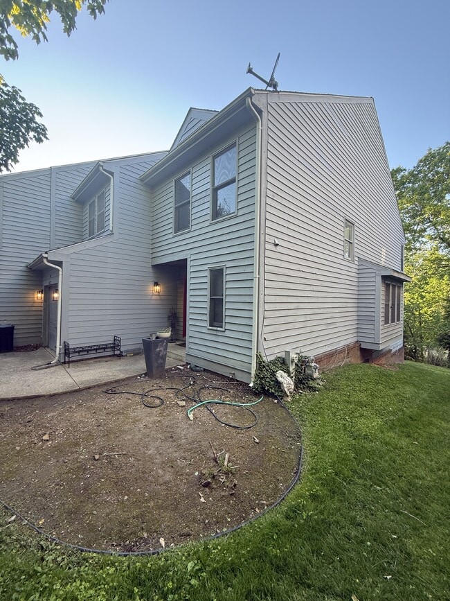 Building Photo - 5872 Pimlico Rd