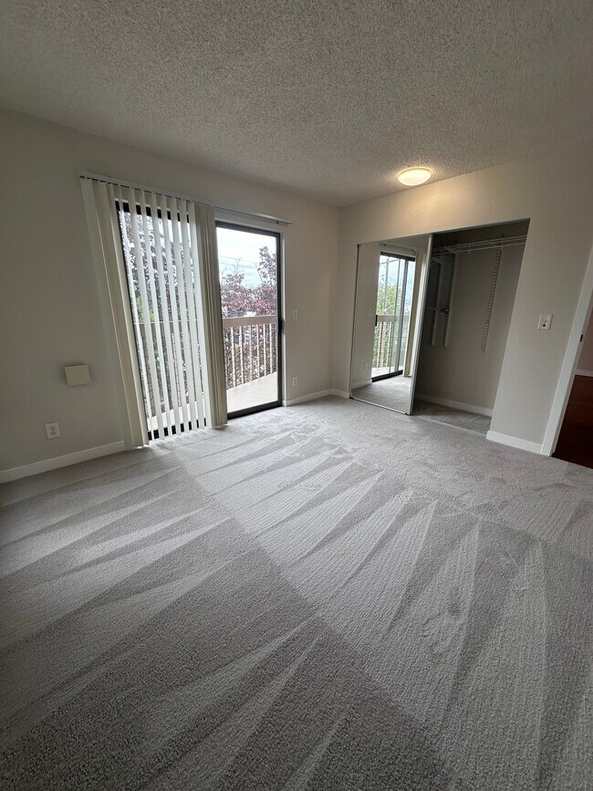 Building Photo - 3001 SW Avalon Way