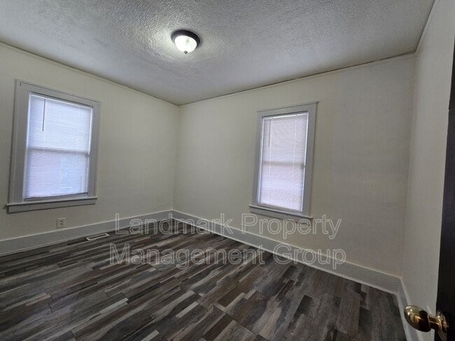 Building Photo - 14400 Rutherford St