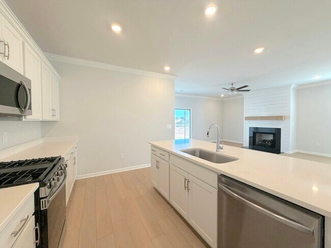 Building Photo - 214 Stockyard Cir