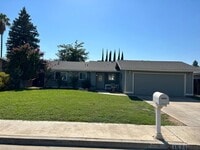 Building Photo - Lots of NEW