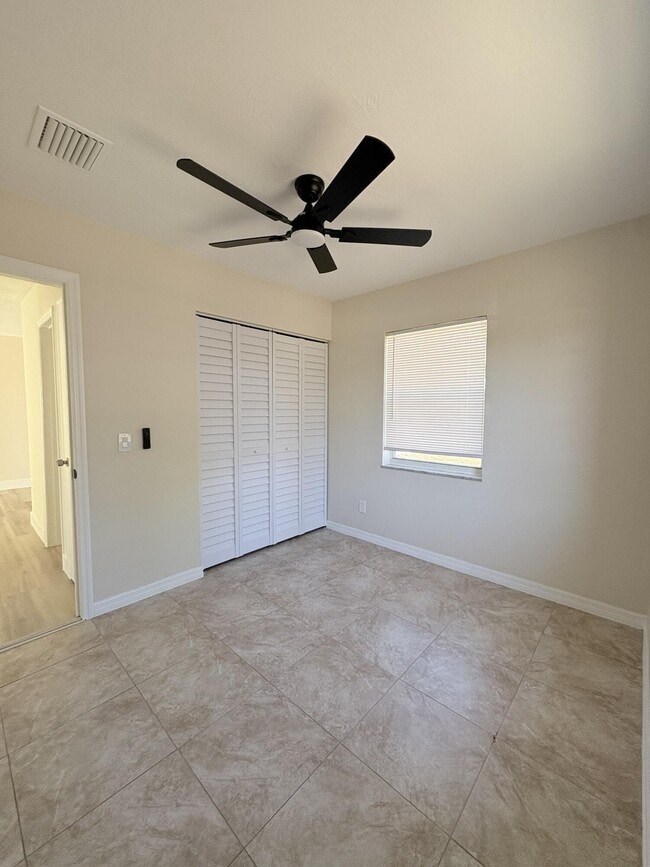 Building Photo - 175 SE El Sito Ct