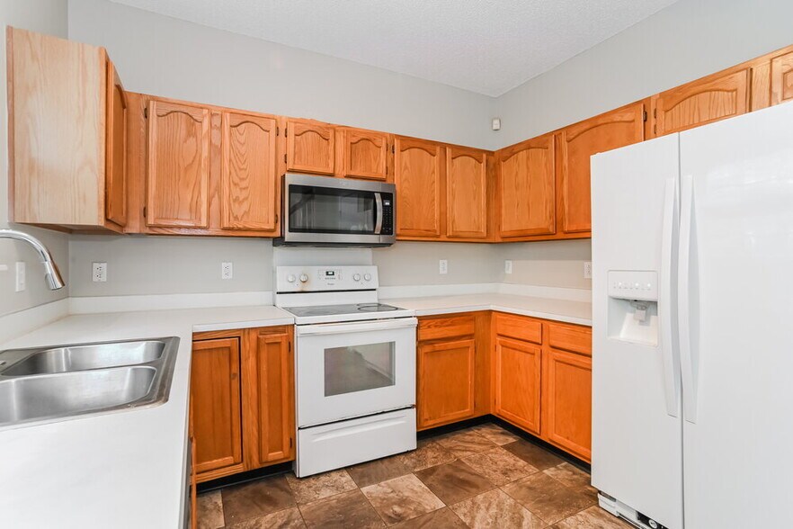 Building Photo - 8914 Clifton Meadow Dr