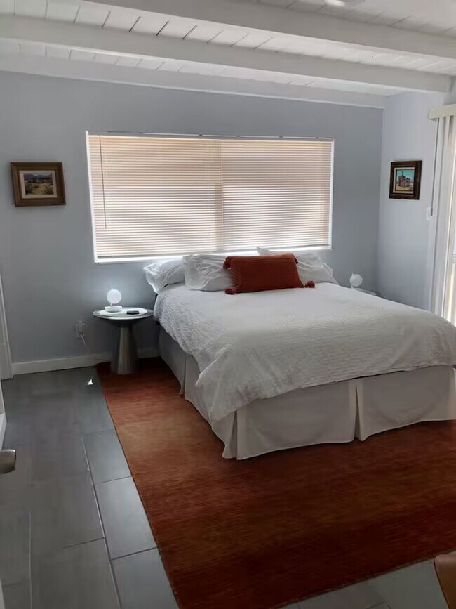 Building Photo - GORGEOUS 2 BED 2 BATH HOME WITH 1 BED 1 BA...