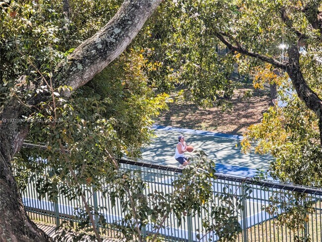 Building Photo - 445 SW 11th St