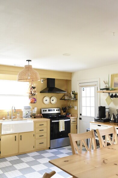 Building Photo - 1113 Ardmore Dr