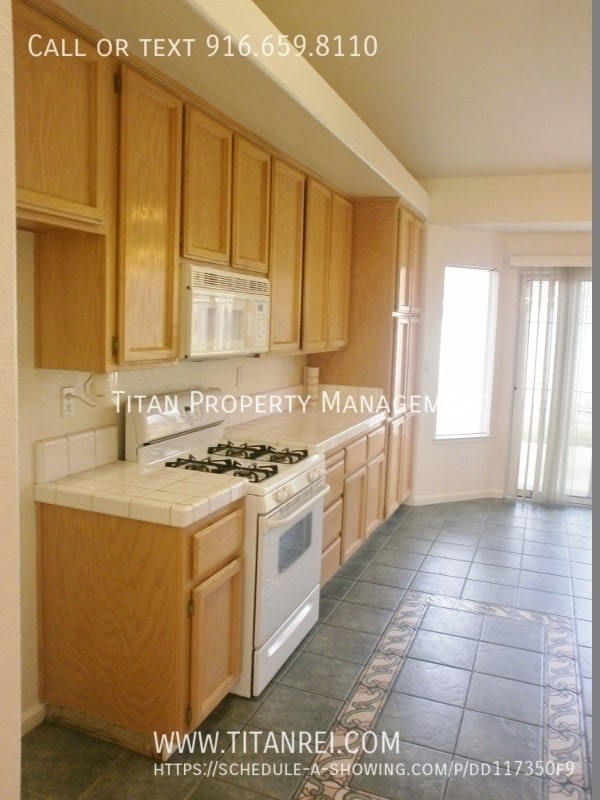 Building Photo - 8652 Meandering Way