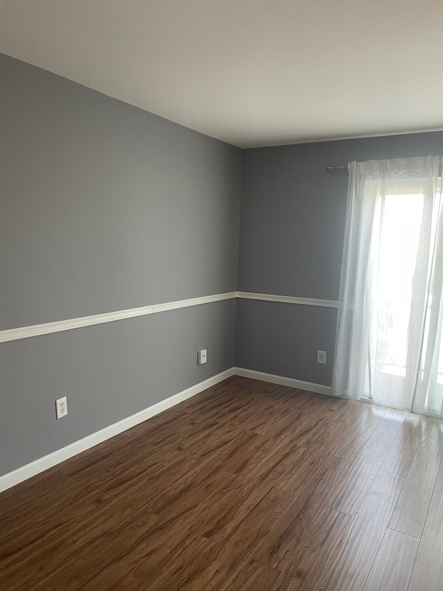 living room - 730 N Eucalyptus Ave