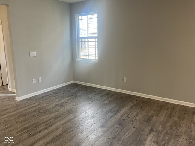 Building Photo - 2607 Plano Dr