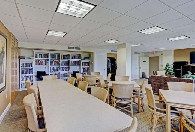 Building Photo - 4200 N Ocean Dr