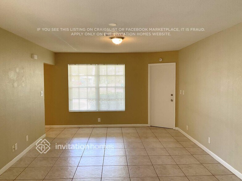 Building Photo - 4030 NW 103rd Dr