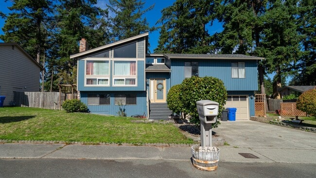 Building Photo - 3 Bed 2.5 Bath Home