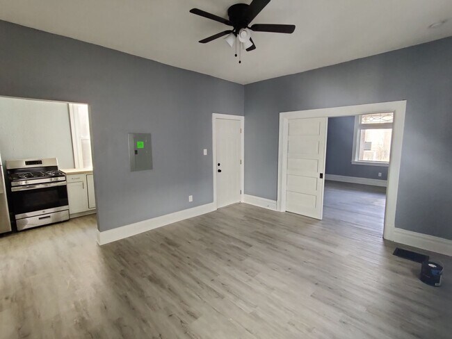 Building Photo - 121 Cohassett St
