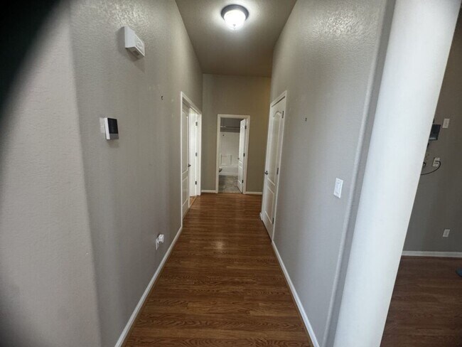 Building Photo - Gated 55+ Community - 2 bedroom/2bathroom