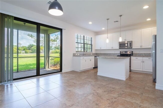 Building Photo - 126 Riverwalk Cir E