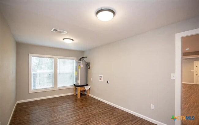 Building Photo - 2003 Woodlawn St