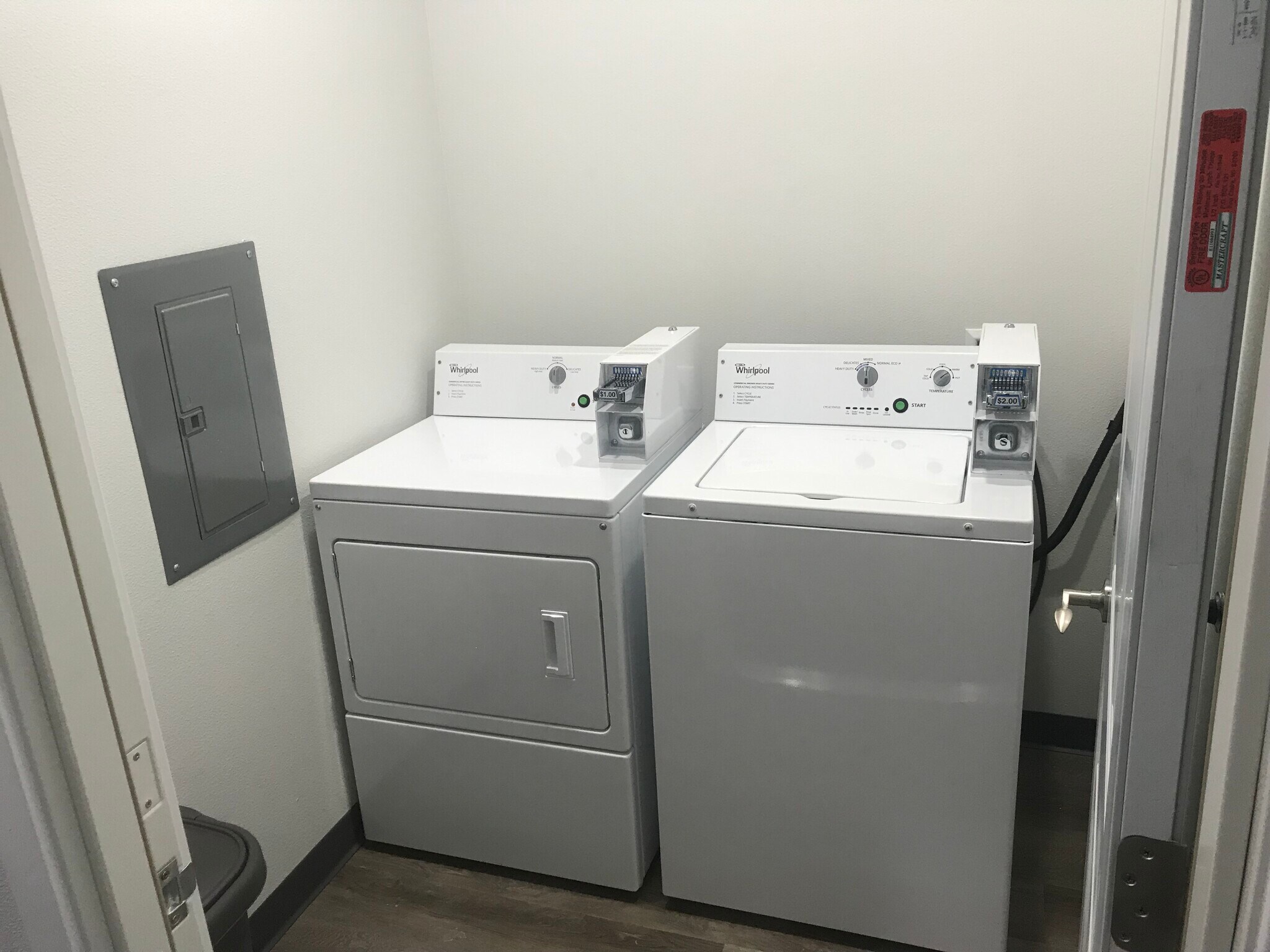 Building Photo - 410 E Mill St