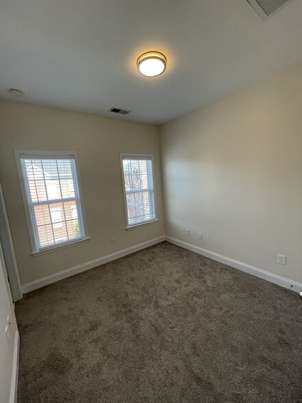 2nd bedroom - 1130 Dean Hall Ln