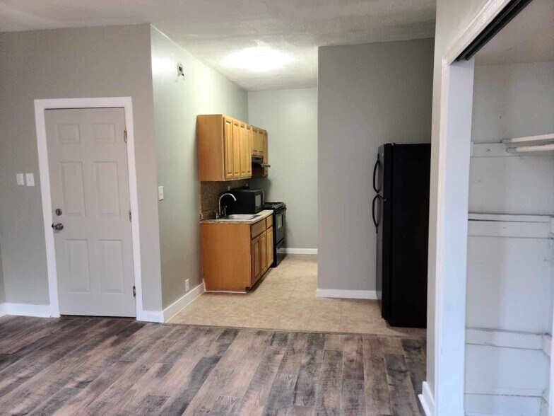 Kitchen - 1617 N 18th St