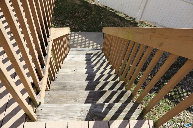 Building Photo - 25 W Silver St