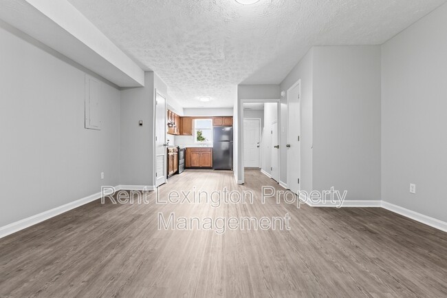 Building Photo - 1649 Foxhaven Dr