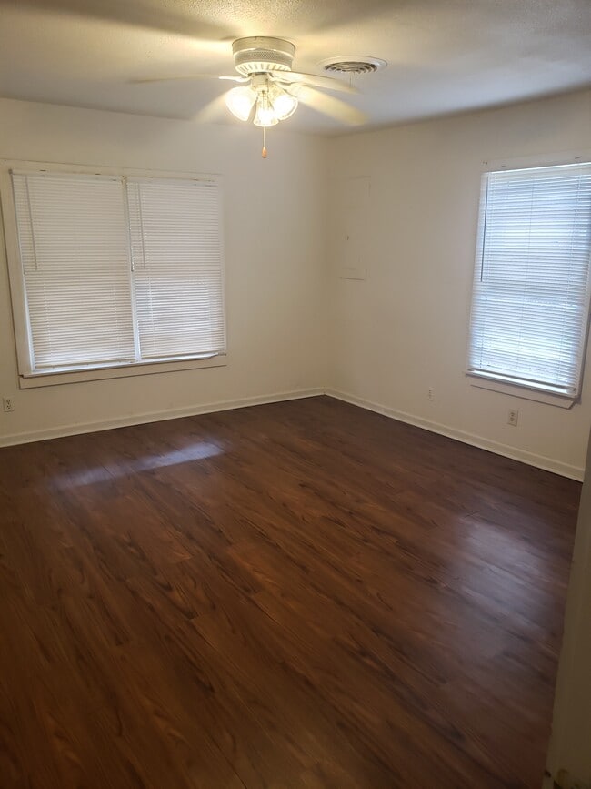 Building Photo - 5108 Locke Ave