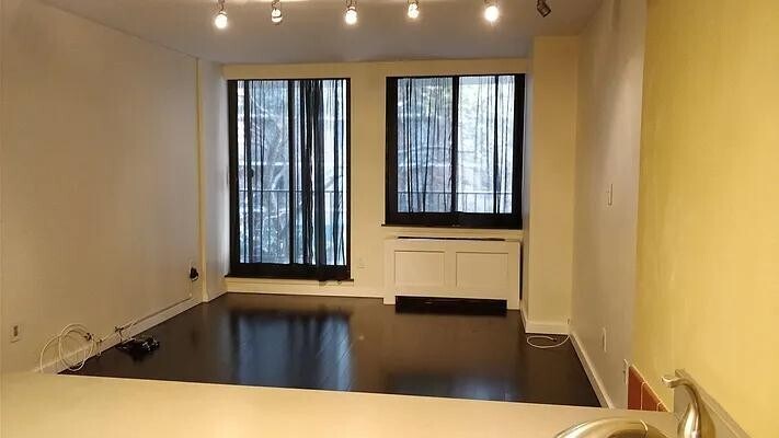 Building Photo - 300 Albany St