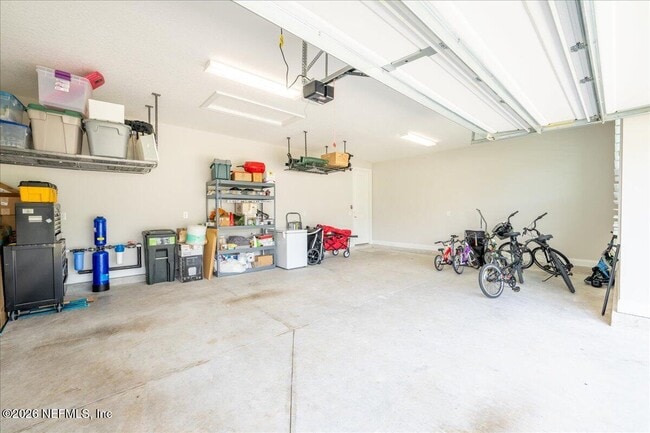 Building Photo - 10300 Silverbrook Trl