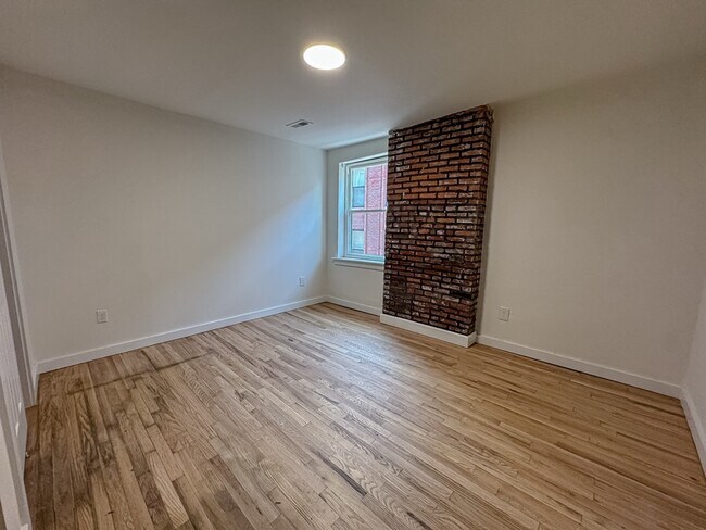 Building Photo - 536 N 19th St