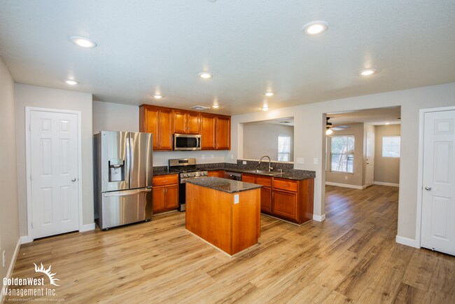 Building Photo - Beautiful 3Bdm 2.5Ba Home in Las Vegas!