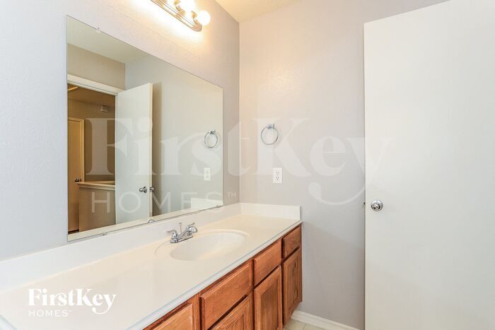 Building Photo - 8614 E Rachlin Cir