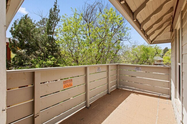 Building Photo - 1615 11th Ave