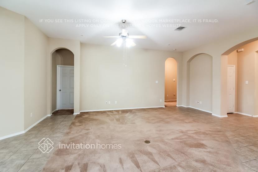 Building Photo - 15453 Yarberry Dr