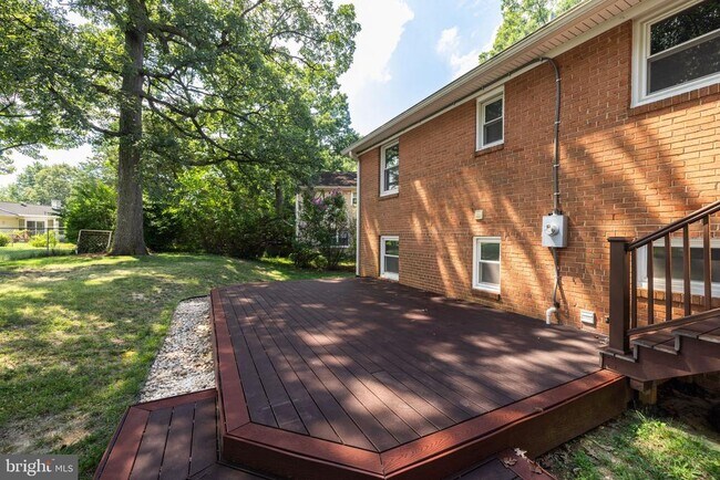 Building Photo - 5002 Talbois Pl