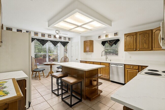 Building Photo - FURNISHED OAKWELL FARMS SINGLE-STORY