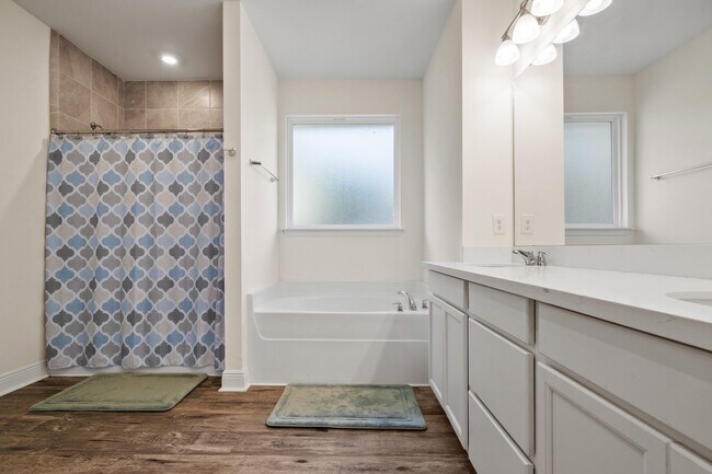Building Photo - 296 Symphony Way