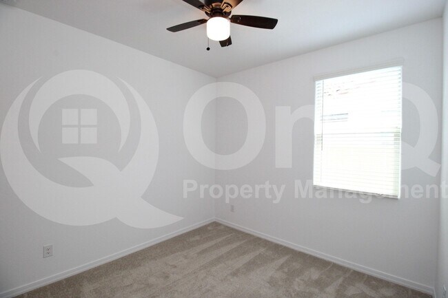 Building Photo - 8810 W Pasadena Ave